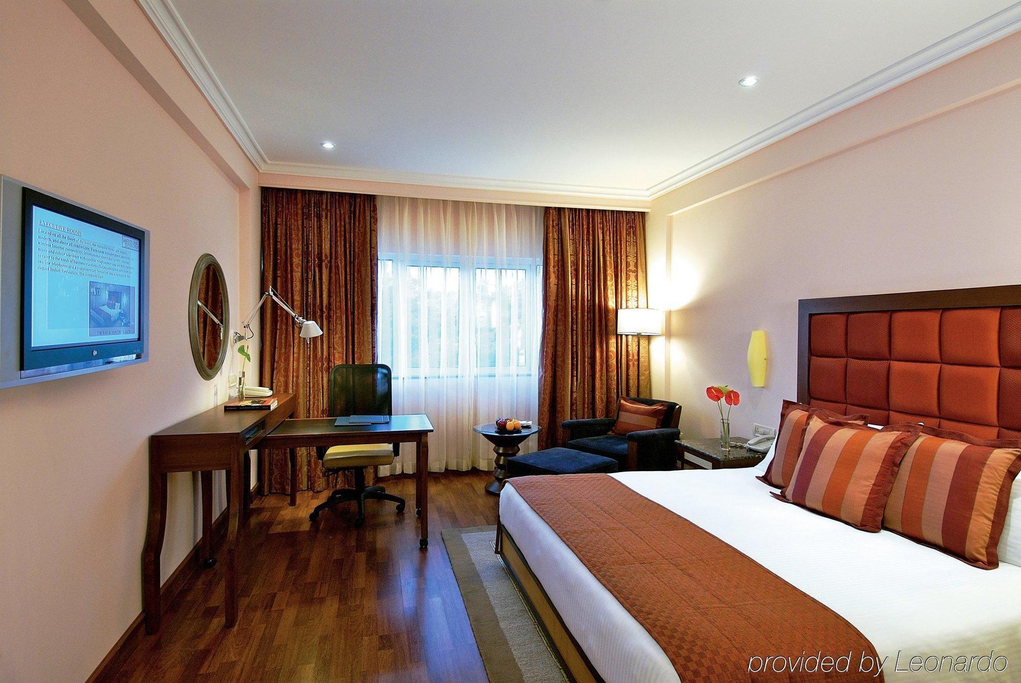 فندق بنغالورفي  فندق جيتاواي أون ريزيدنسي رود الغرفة الصورة